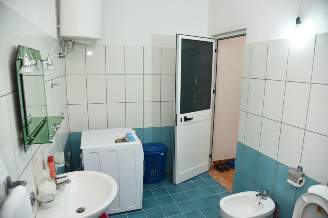 Gzim'S Apartment Дуррес Екстер'єр фото