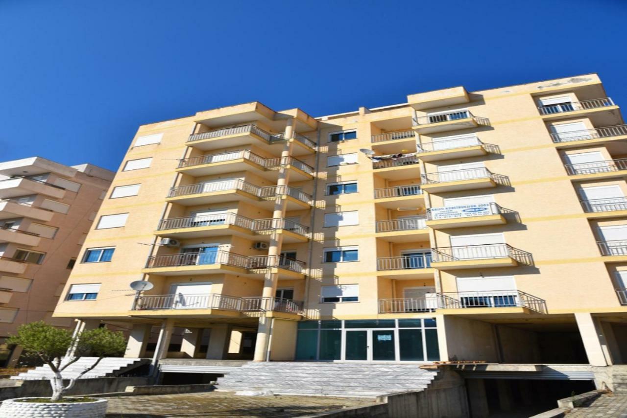 Gzim'S Apartment Дуррес Екстер'єр фото