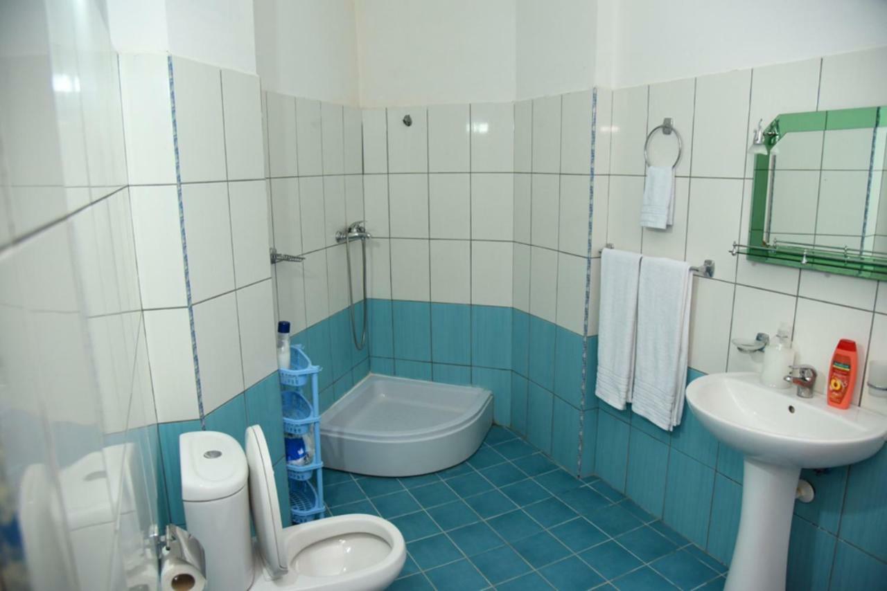 Gzim'S Apartment Дуррес Екстер'єр фото